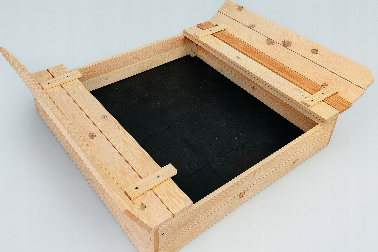 Drevené pieskovisko s lavicou - kryt 120x120x20 zadarmo!